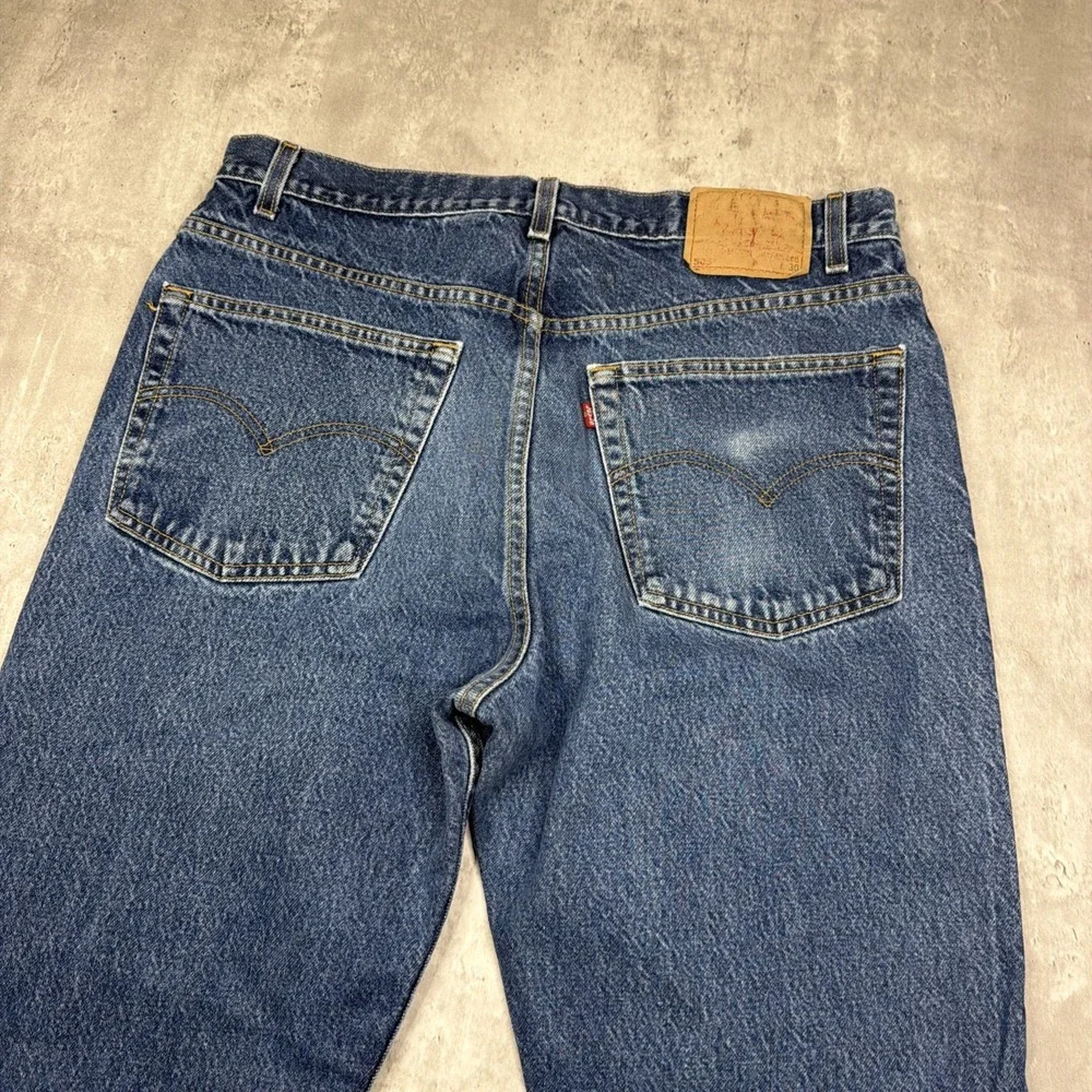 Vintage Levi's 505 Jeans 38x30 Medium Wash Straight Leg 100% Cotton USA 90s